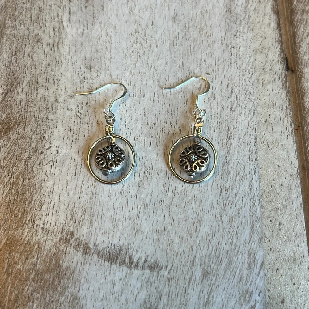 Vintage earrings with inner dangle - Picture 6 of 6